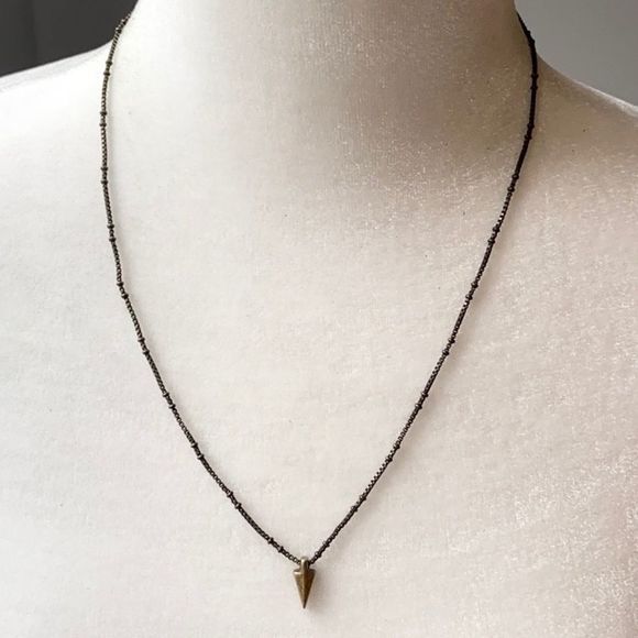 Madewell 1937 arrowhead charm necklace